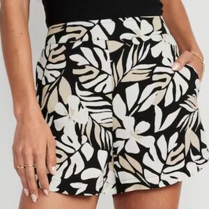 NWT!!! Old navy womens high waisted Playa Shorts, Size Large